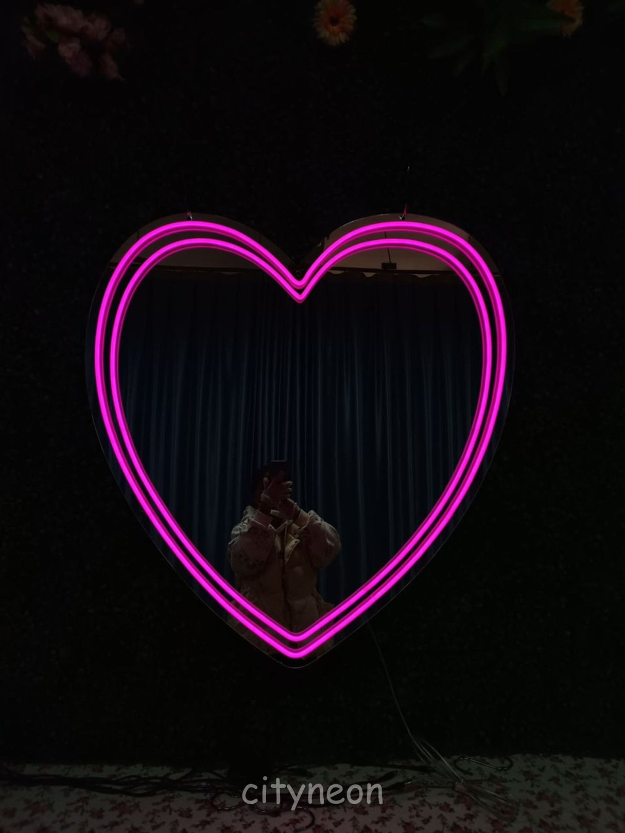 Selfie Heart LED Neon Mirror - CityNeon