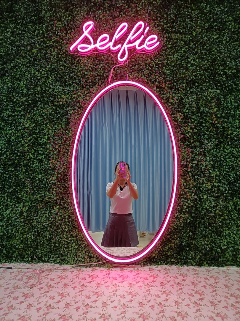 Selfie neon mirror - CityNeon