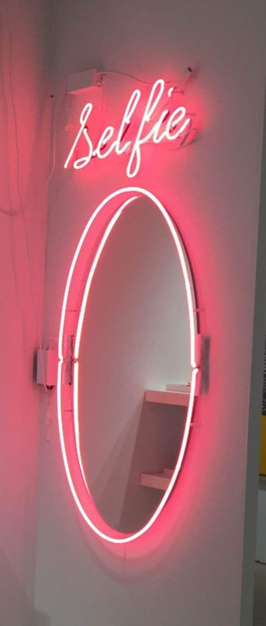 Selfie neon mirror - CityNeon