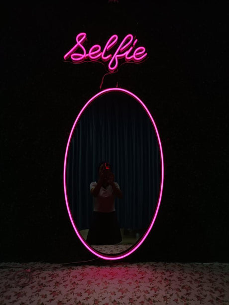 Selfie neon mirror